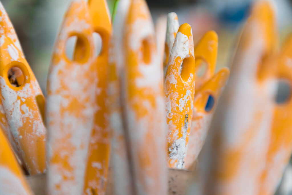 Pincéis utilizados na intervenção artística do projeto PLANTEIA