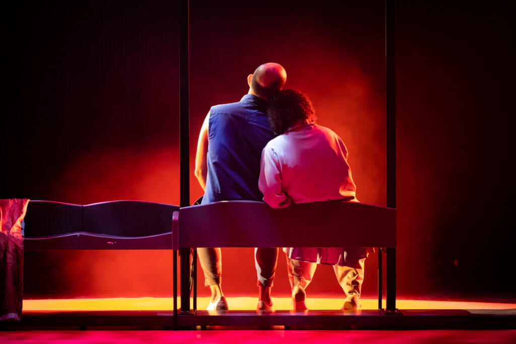 Cena do espetáculo Zoo Story no âmbito da Odisseia Nacional