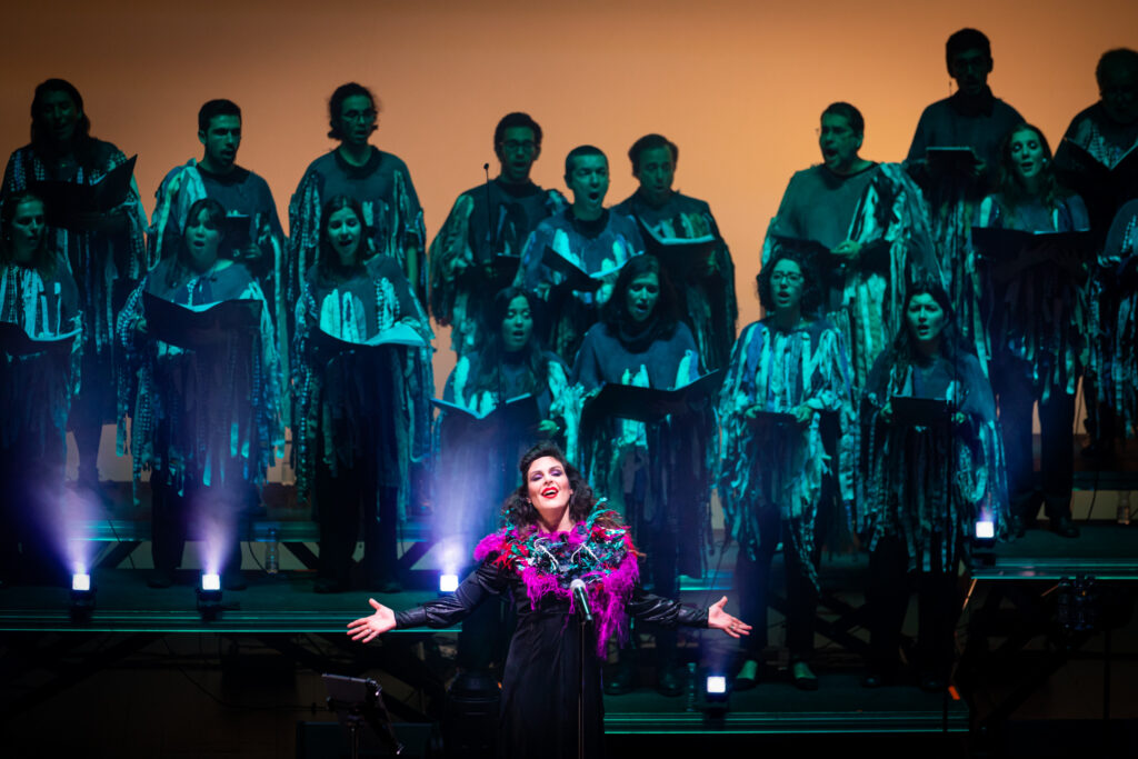 The Gift com coral no Centro de Artes de Águeda