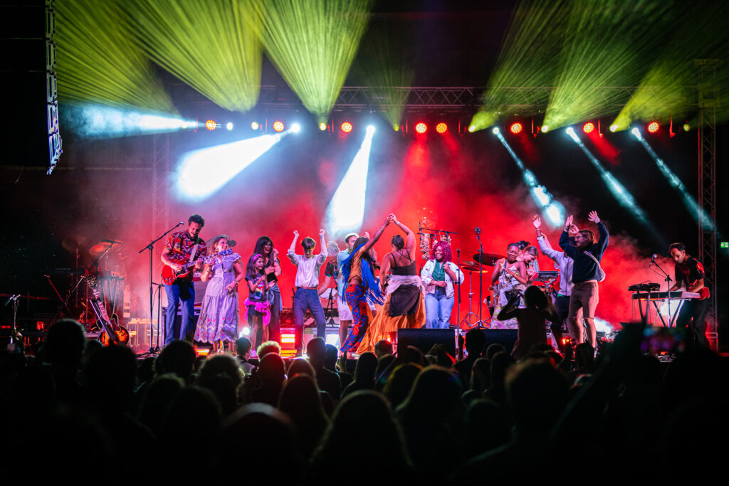 Selma Uamusse em atuação no Festival Vapor