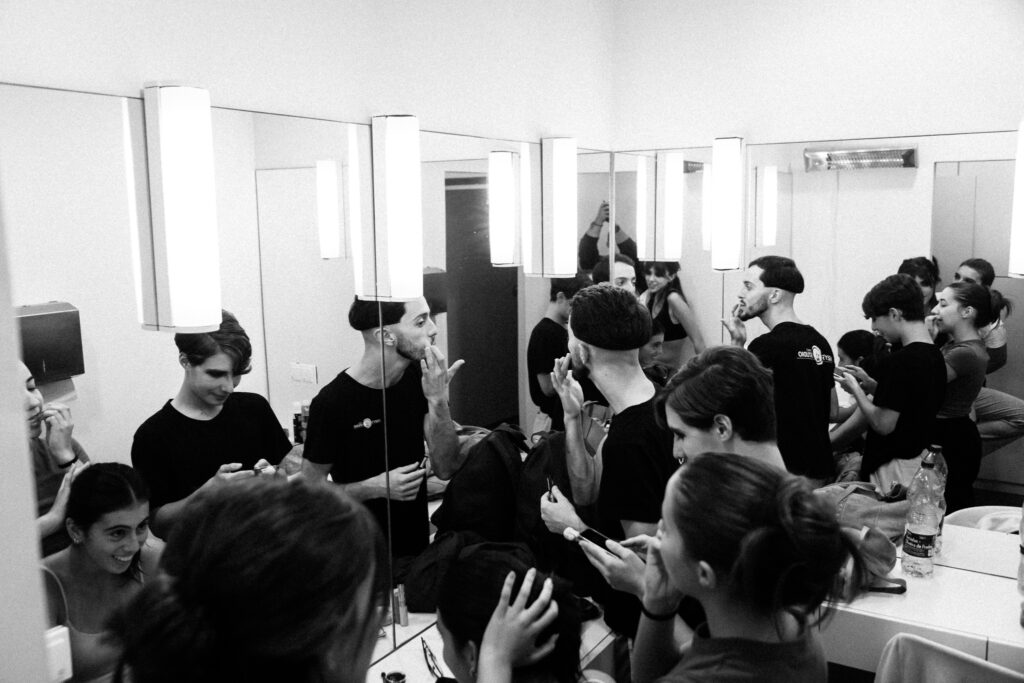 Camarins antes de espetáculo da Companhia Jovem de Dança de Ílhavo