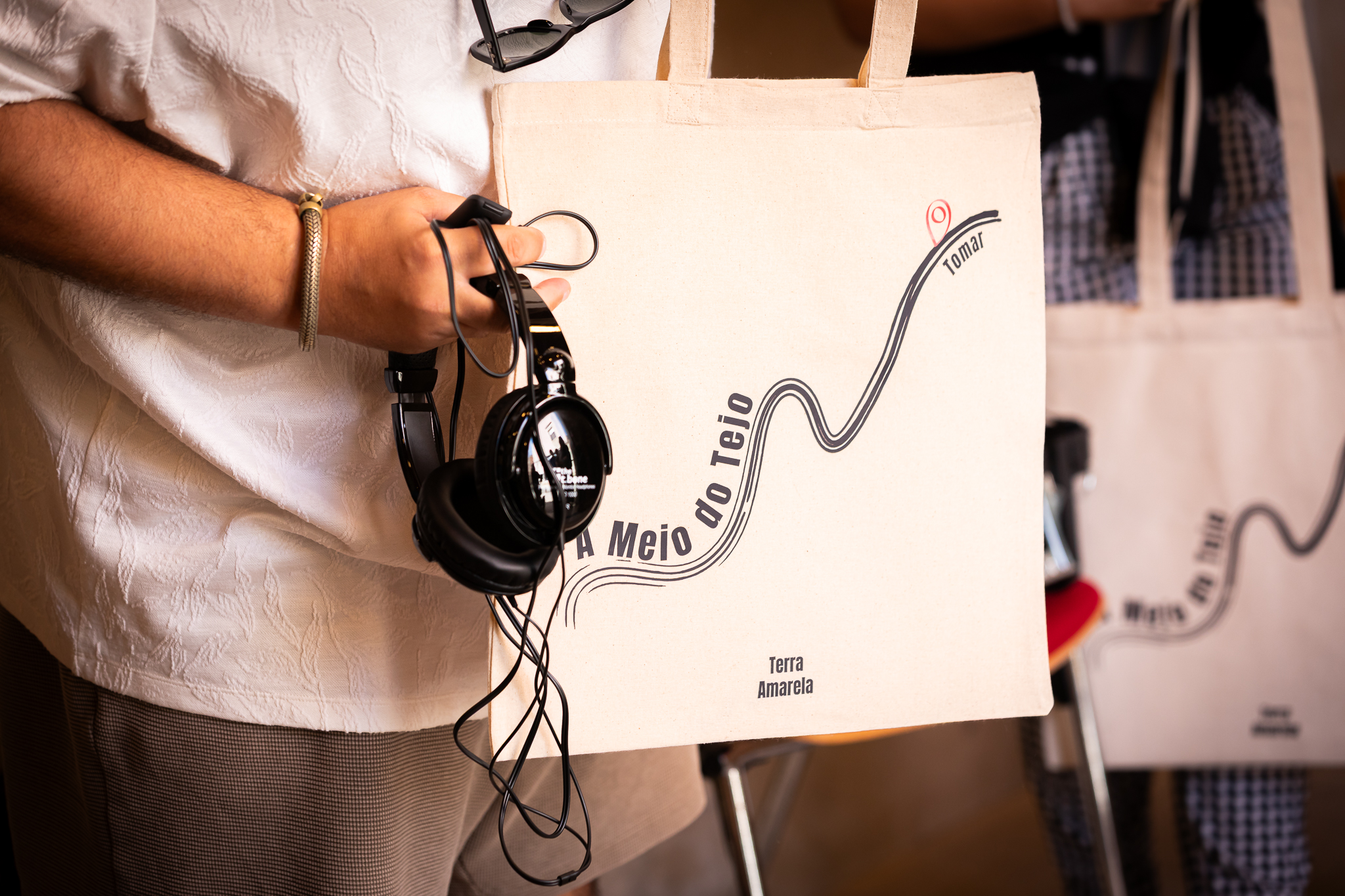 Tote bags utilizados no audiowalk do projeto A Meio do Tejo